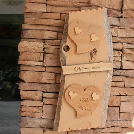 Oda ve Kahvaltı Haus Markus 3*