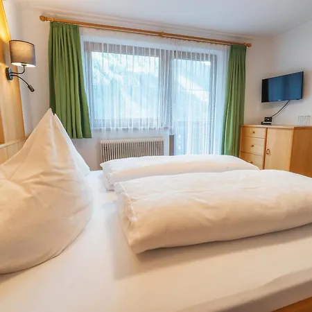 Haus Markus Oda ve Kahvaltı 3*