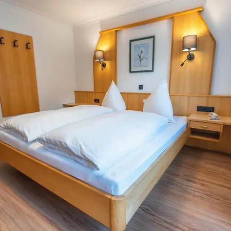 Oda ve Kahvaltı Haus Markus 3*